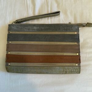 Zipper Clutch